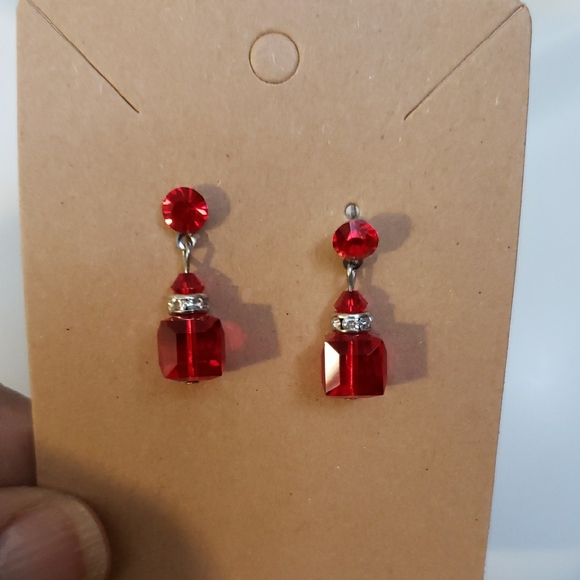 Elegant Red Crystal Drop Earrings - Picture 5 of 5